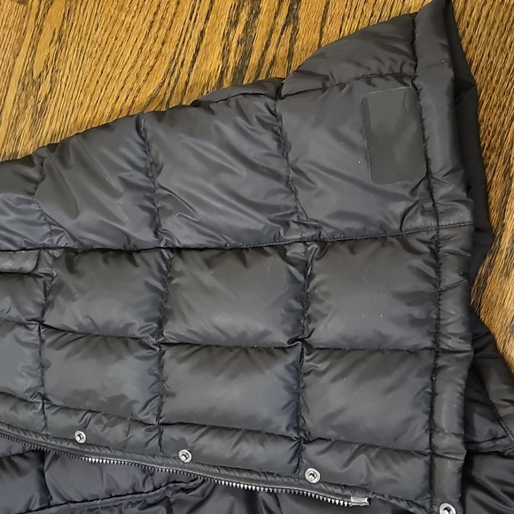 The North Face Women's Black Hooded Puffer Jacket 600 Fill - Picture 13 of 13